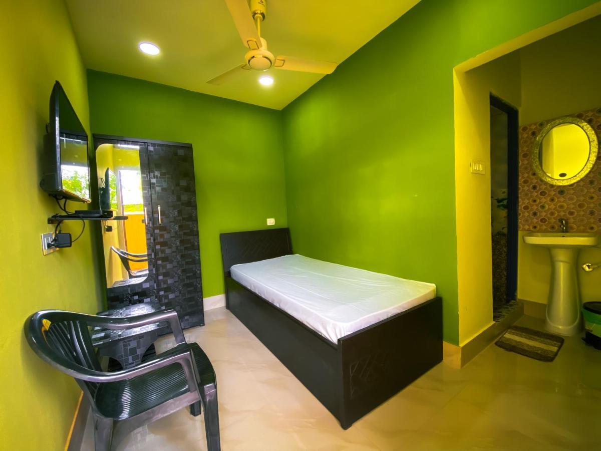 Hotel Sk Lodge Near Guwahati Airport ภายนอก รูปภาพ