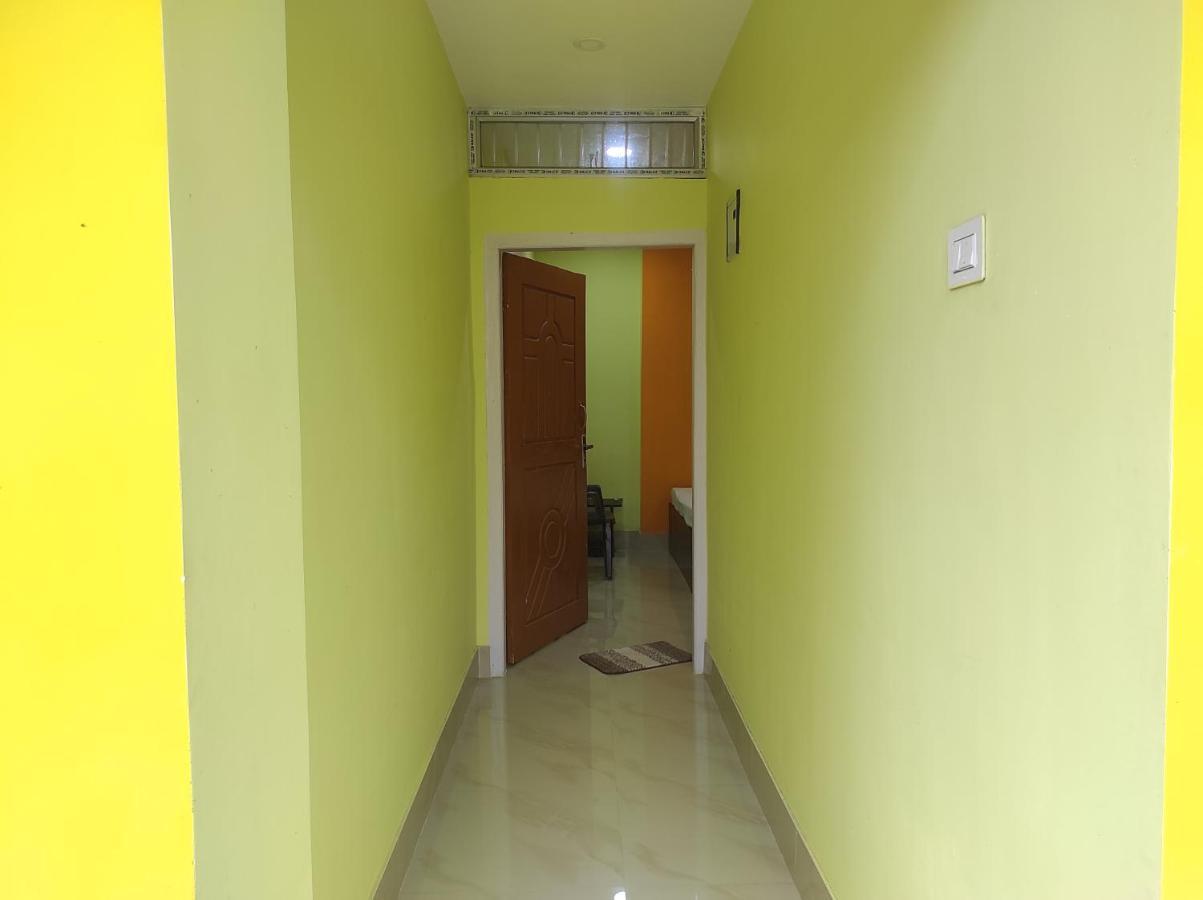 Hotel Sk Lodge Near Guwahati Airport ภายนอก รูปภาพ