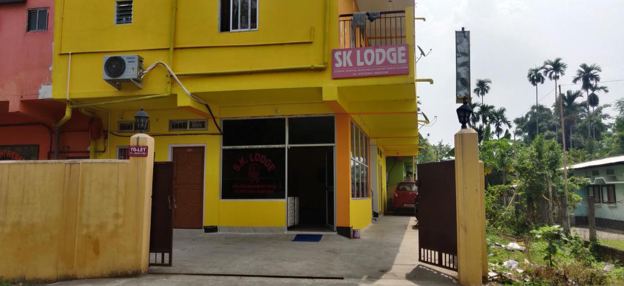 Hotel Sk Lodge Near Guwahati Airport ภายนอก รูปภาพ